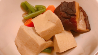 高野豆腐と干し椎茸の煮物