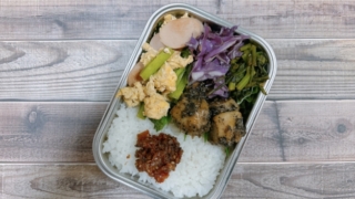 小松菜とおさかなソーセージの卵炒め弁当