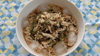 鶏ささみと梅のわさびそうめん
