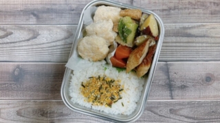 鶏だんごとキャベツの煮物弁当